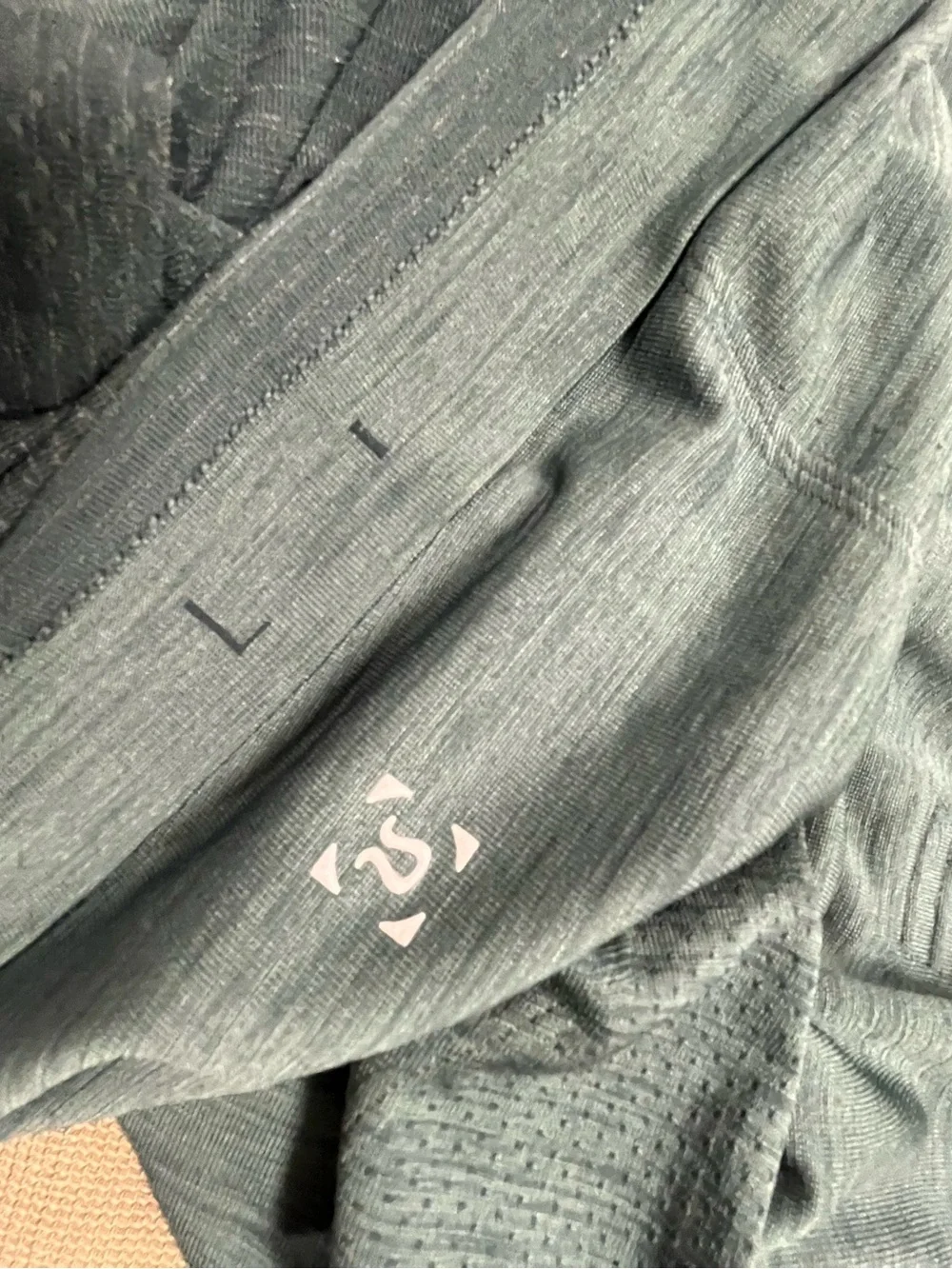Lululemon Metal Vent Tech Henley Shirt Mens Green Short Sleeve Training L